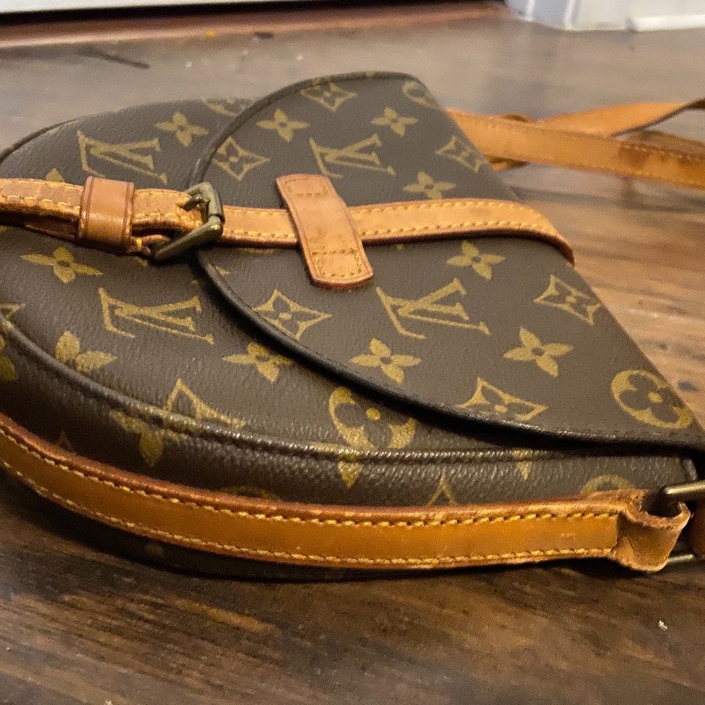 Louis Vuitton Chantilly PM. crossbody bag - Picture 3 of 10